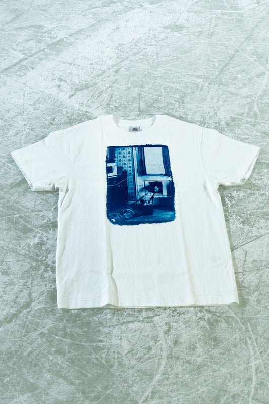camiseta de moda urbana sostenible con diseño Home Alone