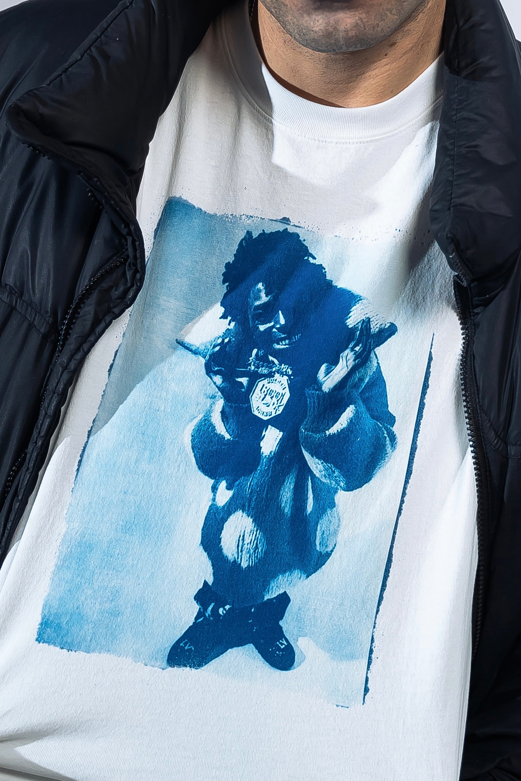 camiseta urbana sostenible inspirada en fotografía analógica Kodak